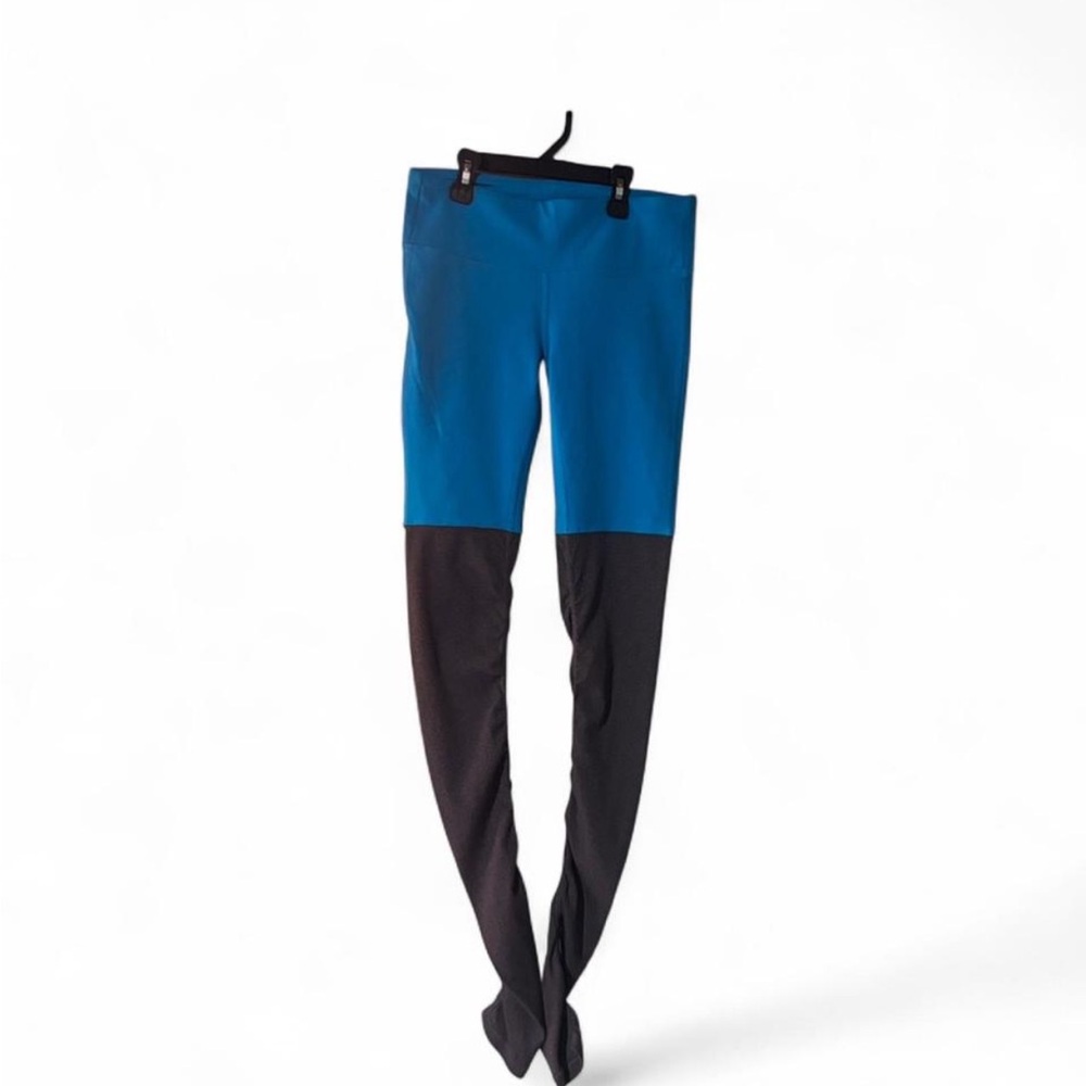 ALO Yoga Two-Tone Blue and Black Leggings